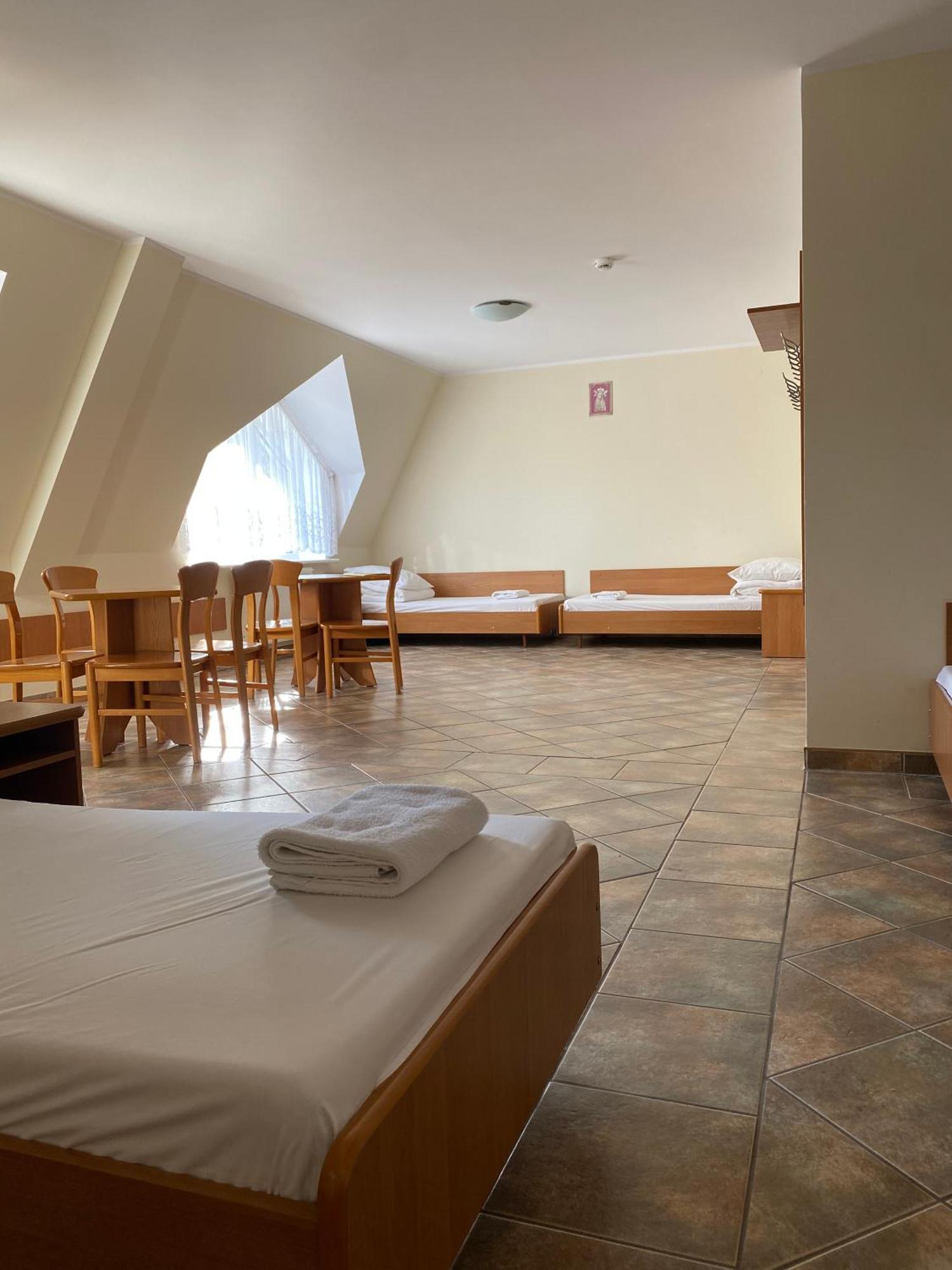 Koedukacyjny pokój wieloosobowy