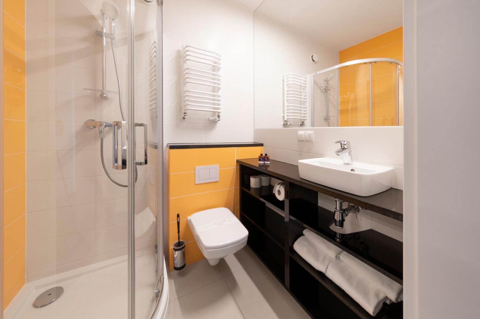 Pokój dwuosobowy COMFORT SEA z balkonem