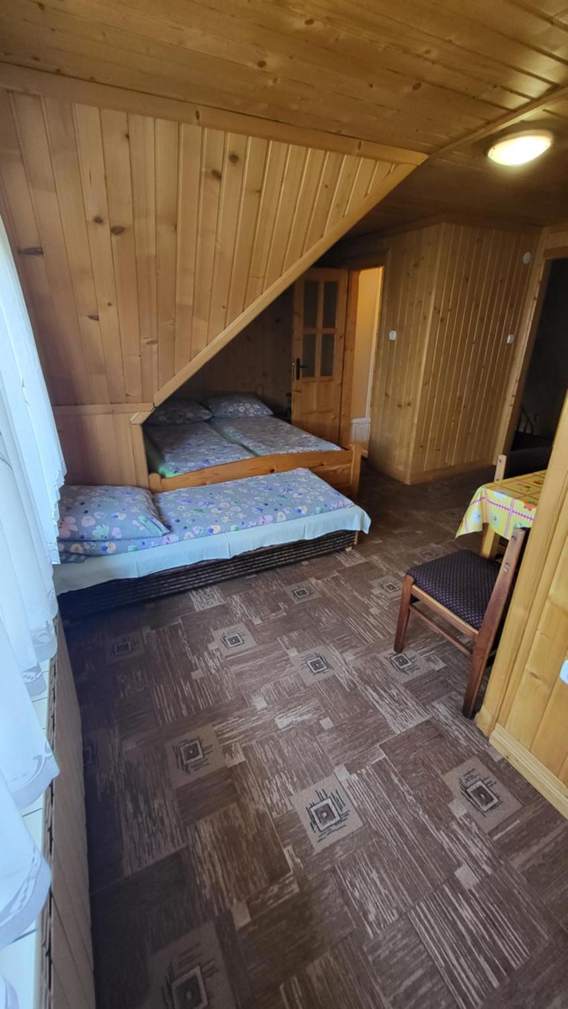 Pokój Trzyosobowy z prywatną łazienką