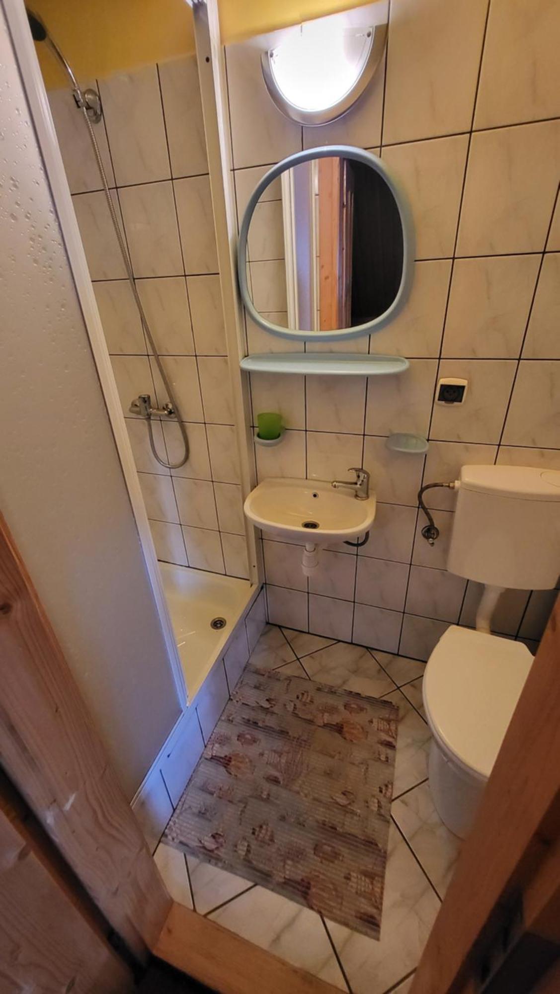 Pokój trzyosobowy z łazienką