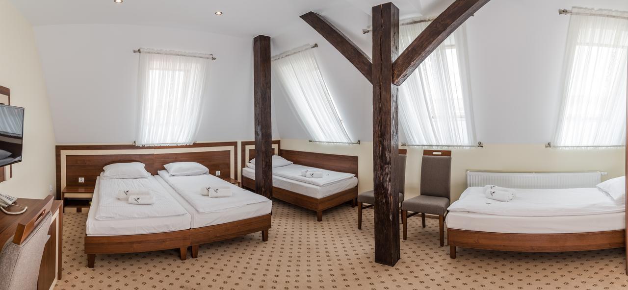 Luxury Quadruple Room,613435100:JPEG