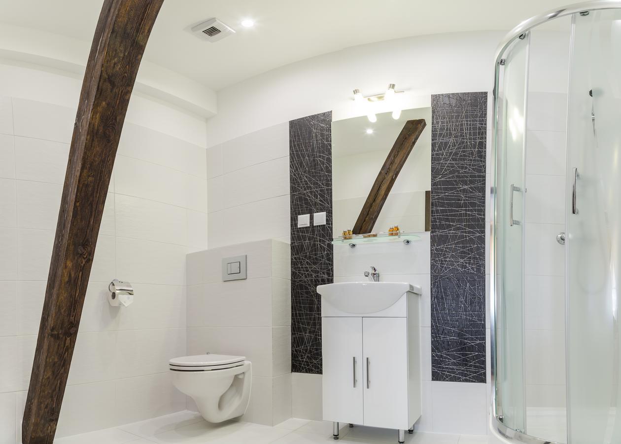 Luxury Triple Room,613437585:JPEG