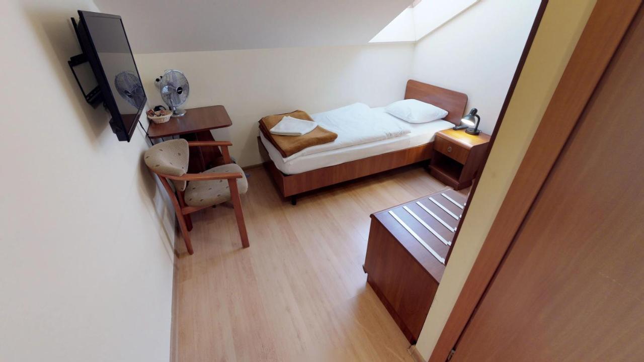 Standard Single Room,727705621:JPEG