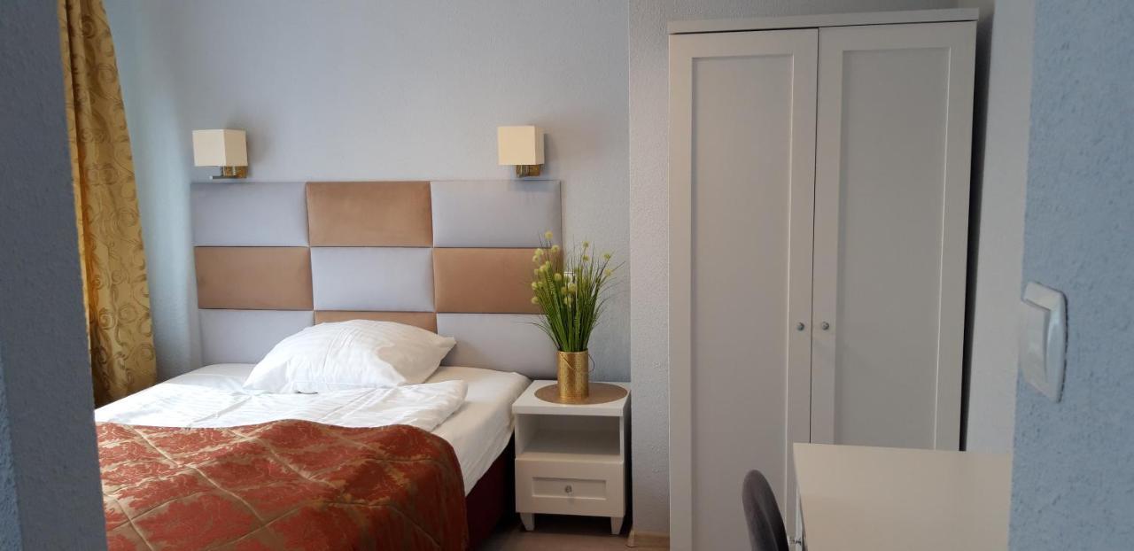 Deluxe Single Room,1680582871:JPEG