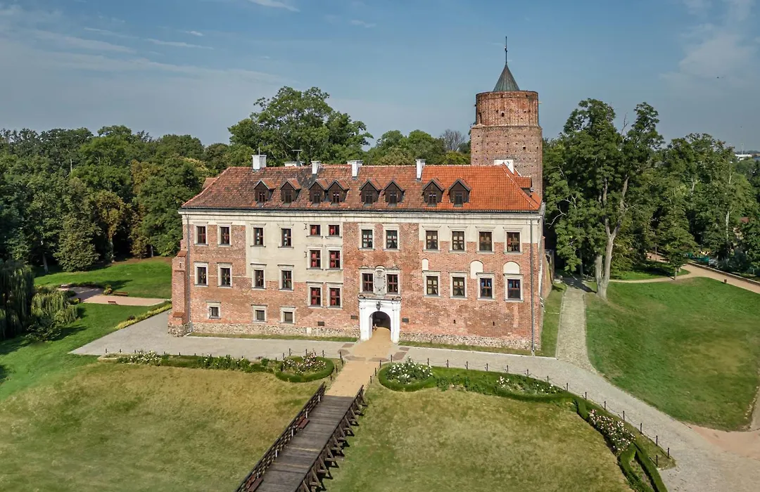 Zamek Uniejów-1