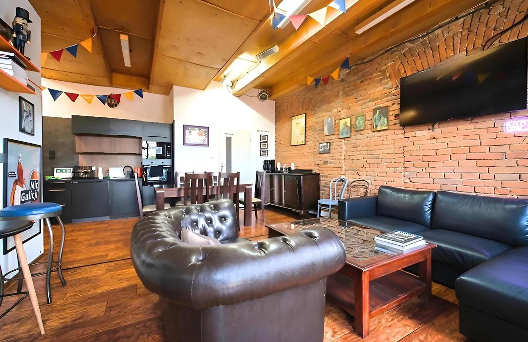3 Bros' Hostel Cieszyn-1