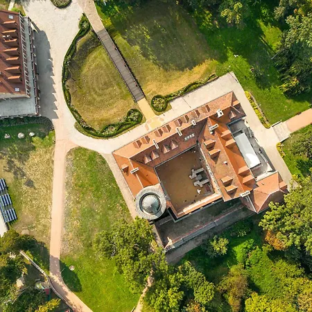 Zamek Uniejów-2