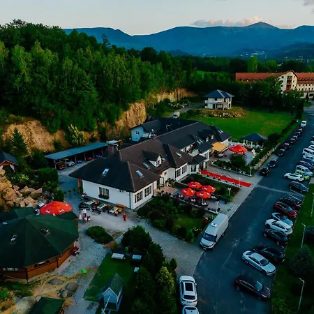 Dwór Skalny Apartamenty, Pokoje i Restauracja Karczma Skalna-3