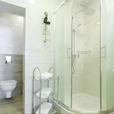 Villa Anna - Noclegi Rooms - FREE parking, taras, 1500m do Starówki-3