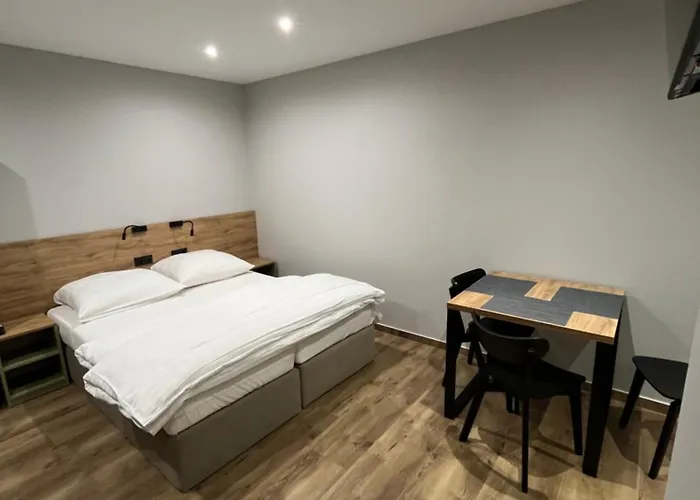 Noclegi u Alicji- Apartamenty Goluchow