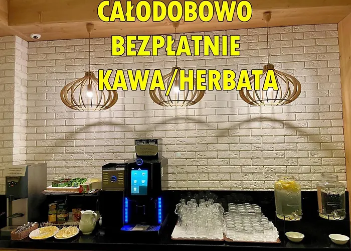 Grand Stasinda Bal Sylwestrowy Animacje Impreza Integracyjna Dwa Posiłki Bogaty Bufet Baseny Kręgielnia Grota Sauny Squash Siłownia Place Zabaw Widoki 1000mnpm Bukowina Tatrzańska